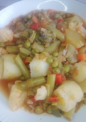 Una foto de Patatas guisadas con verduras