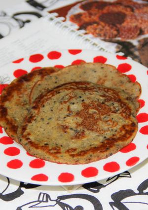 A picture of Instant Pazham Dosa / Indian Style Instant Sesame Banana Pancakes.