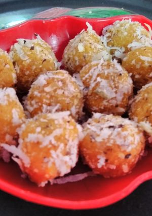 A picture of Mango Coconut laddu.