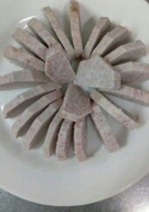 A picture of Boiled Arrow roots.
