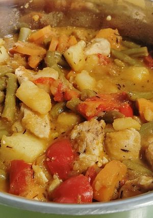 Foto principal de Estofado de pollo con verduras thermomix