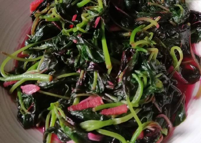 Steps to Make Favorite Stir fry Red Spinach