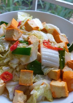 Foto resep Tumis sawi putih tahu gepeng oranye