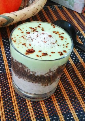 A picture of Oats guava parfait.