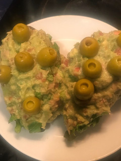 Una foto de Aguacates Rellenos
