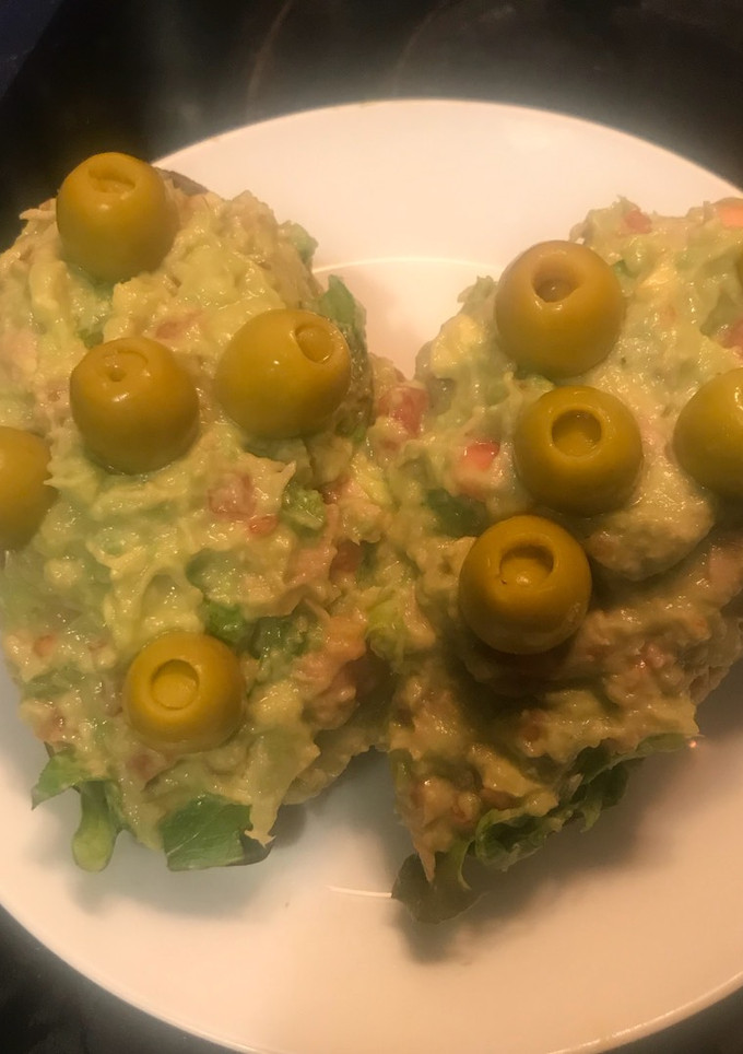 Una foto de Aguacates Rellenos