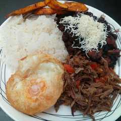 Una foto de Pabellón Criollo (Venezuela)