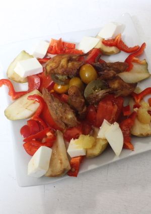 Foto principal de Ensalada de pimiento rojo y queso fresco