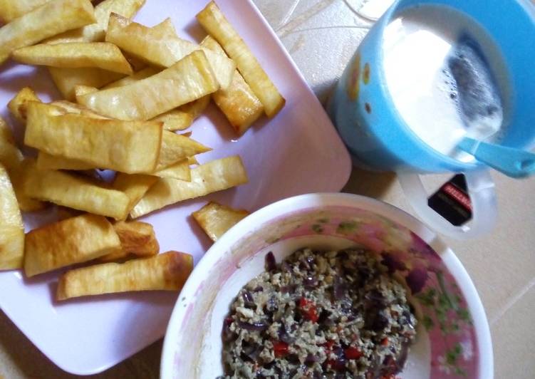 Fried yam with Egg sauce
