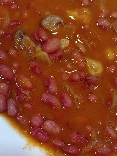 عکسی از دستور خوراک لوبیای قرمز و قارچ