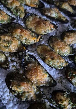 A picture of Stuffed and Baked Mussels 😃.
