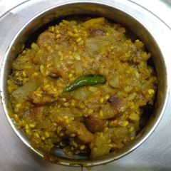 A picture of Bottle gourd moong daal curry.