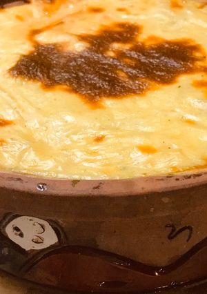 صورة لوصفة طاجن مكرونه بشاميل بالسجق 😋😋