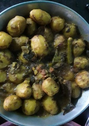 A picture of Green aloo dum.