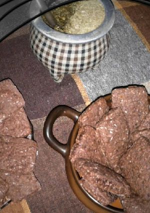 Una foto de Galletitas para el mate, de chocolate, coco y naranja