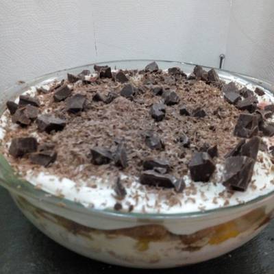 Trifle postre Inglés a mi manera durazno y Chocolate Receta de majose1957-  Cookpad