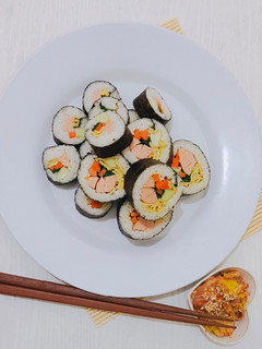 Foto resep Korean Homemade Kimbab| Nasi Gulung Rumput Laut Isi Sosis