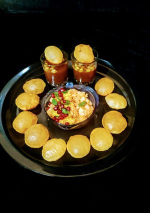 गोलगप्पे (Golgappe recipe in hindi) रेसिपी मुख्य फोटो