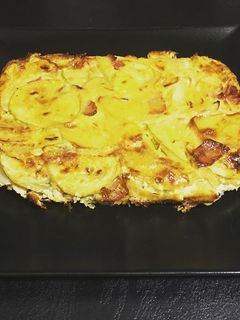 Una foto de Tortilla de calabacín y patatas al horno