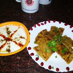 A picture of Onion potato parantha.