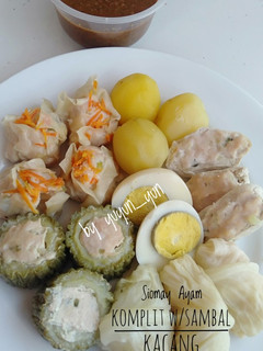 Foto resep Siomay Ayam Komplit w/ Sambal Kacang