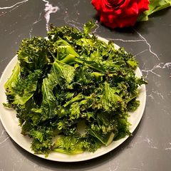 A picture of Kale Chips.