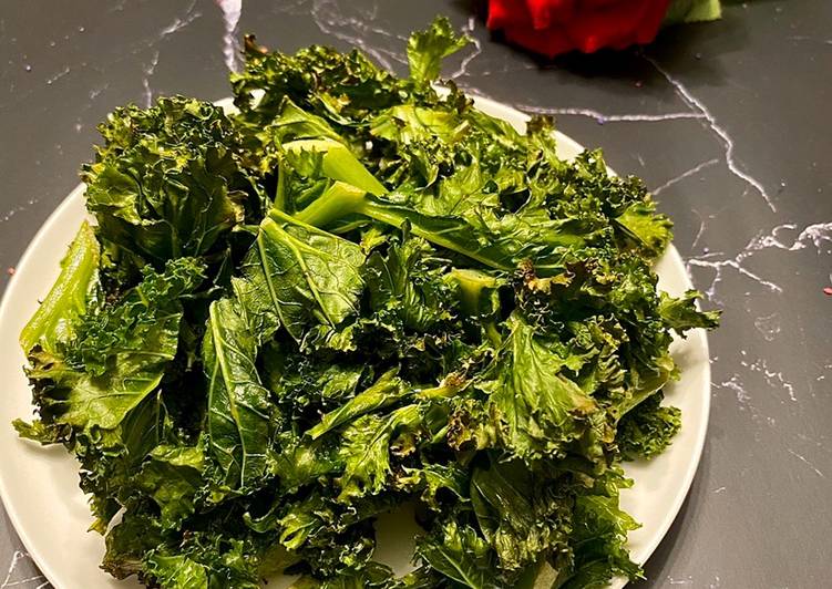 Simple Way to Make Quick Kale Chips