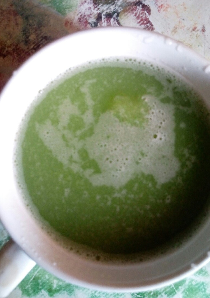 A picture of Cucumber and apple smoothie.