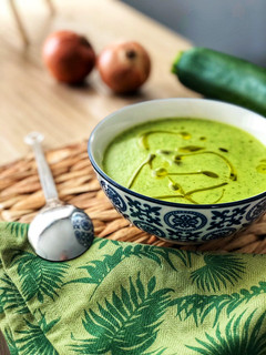 Una foto de Puré cremoso de calabacín al toque de albahaca con MyCook Touch