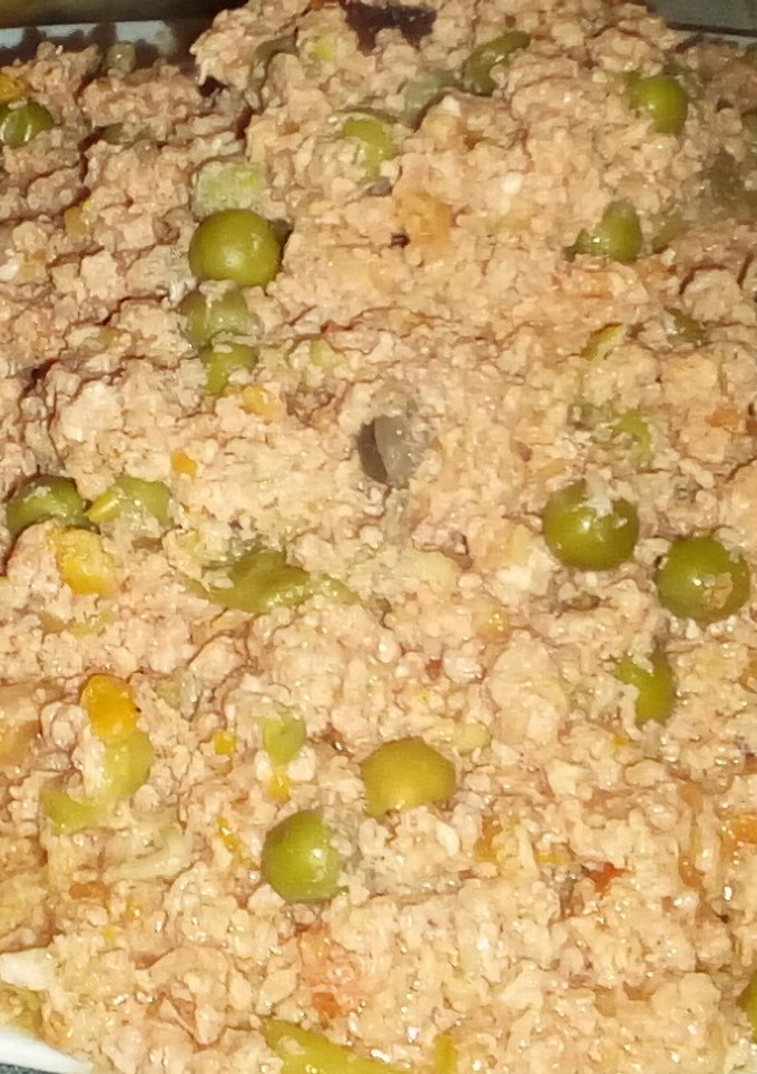 Una foto de Huevos revueltos con tomate triturado y verduras