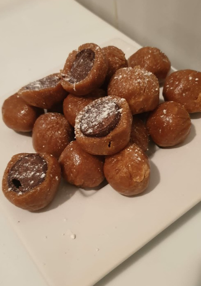 Una foto de Bombones de turrón con bolas de chocolate