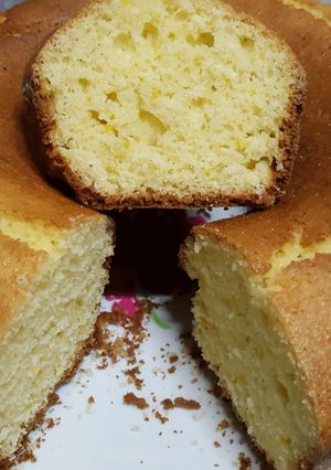 Una foto de Torta económica, matera de cítricos y sémola