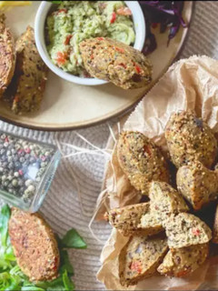 Foto de Bolinhos de feijão frade e atum