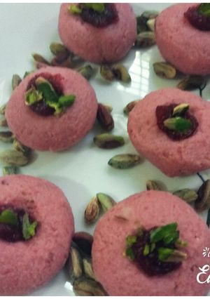 A picture of Strawberry sandesh.