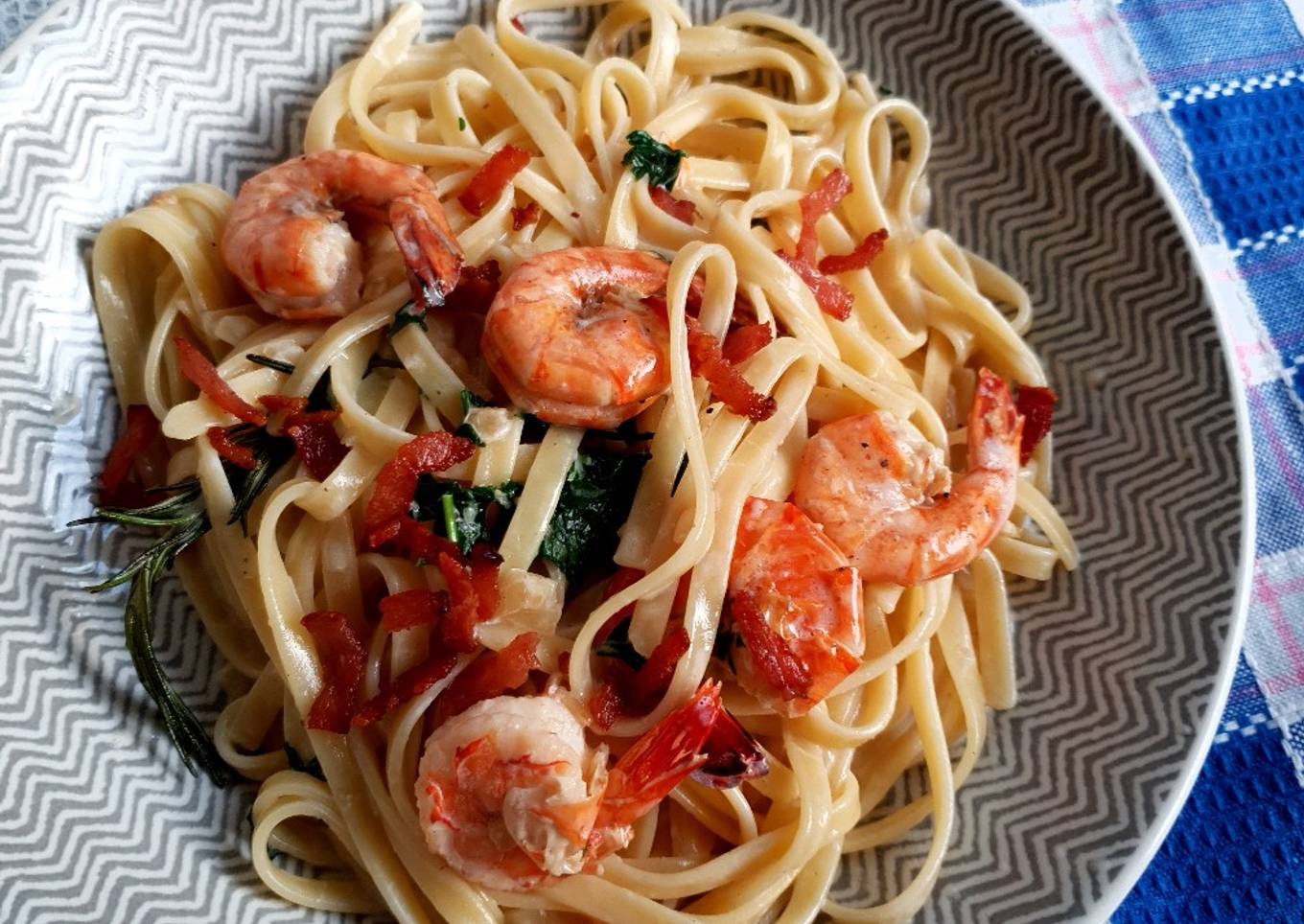 Shrimp creamy fettuccine