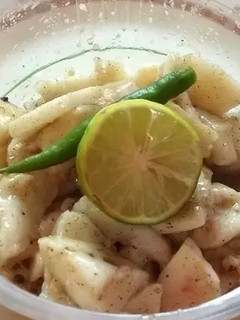 A picture of Guava Salad.