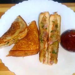 A picture of Potato sandwich.