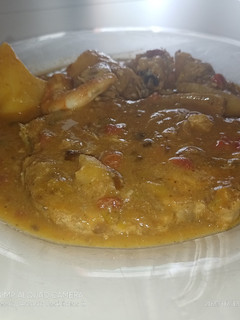Una foto de Emperador en salsa de curry