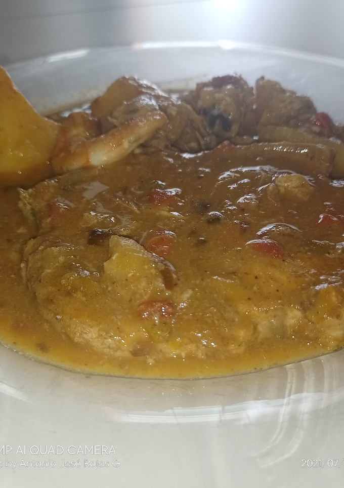 Una foto de Emperador en salsa de curry
