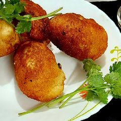 A picture of Bread roll.