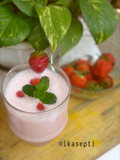 Foto resep Strawberry Banana Smoothie
