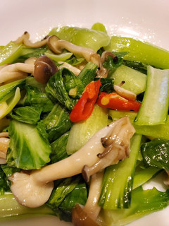青江菜炒鴻喜菇 的食譜成品照片