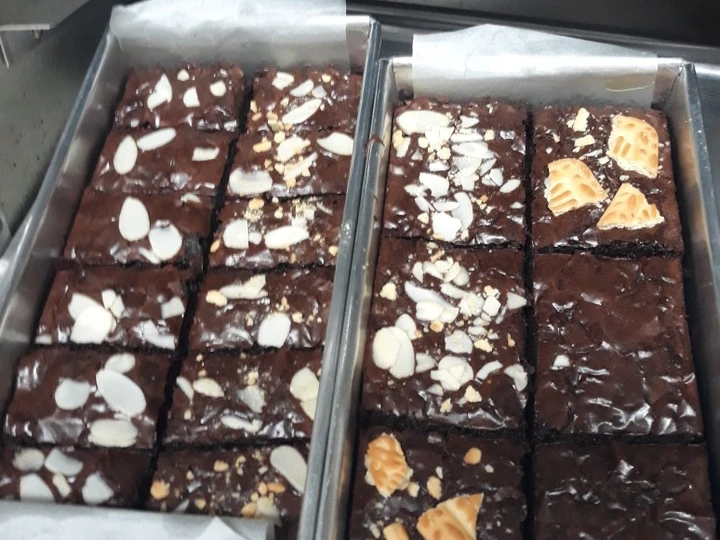 Cara Mudah Membikin Resep Brownies Panggang dengan Shyni Crust sukses ❤ yang Menggugah Selera Anti Ribet, Sempurna