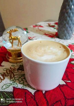 Φωτογραφία της συνταγής Latte Cappuccino με καραμέλα και σιρόπι φράουλας ☕🍓