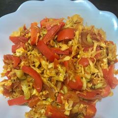 A picture of Red Bell Pepper in Cabbage.
