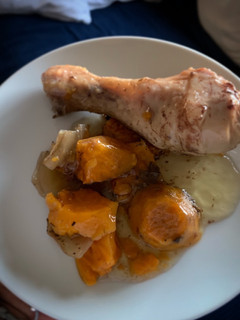 Foto principal de Jamoncitos de pollo asados con boniato