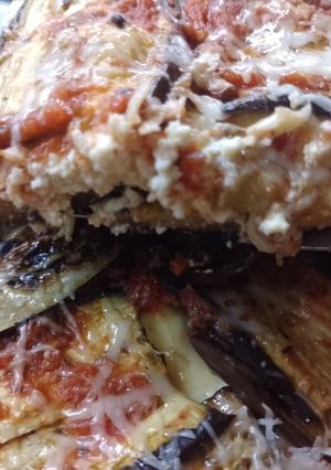Una foto de Pastel fácil de berenjena y ricotta 🍆🍆🍆