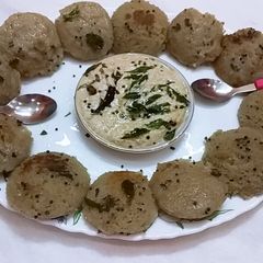 A picture of Potato rava fry idli.