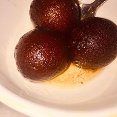 A picture of Khoya Gulab jamun.