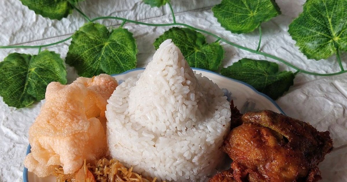 Tumpeng Nasi Uduk Rice Cooker
